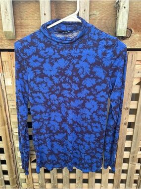Cable & Gauge Blue and Black Turtleneck Top